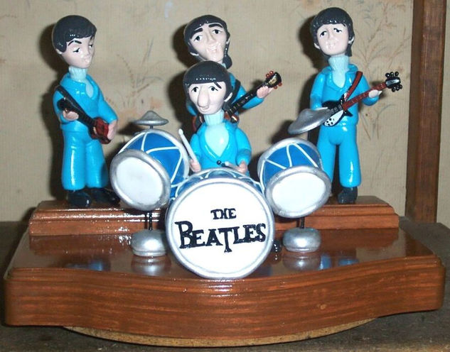 BEATLES Escultura Varios