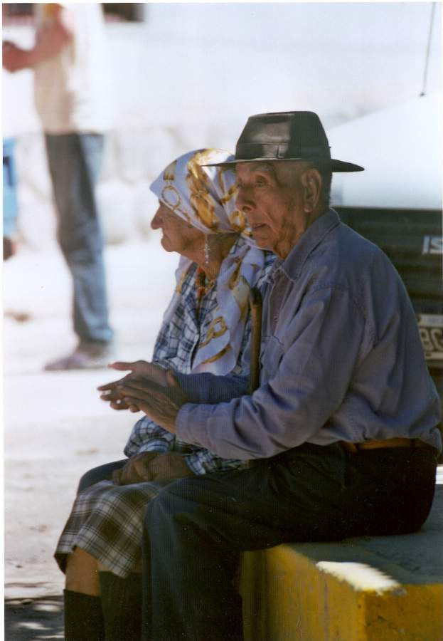 ESPERANDO....