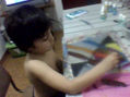 Mi ahijado Angelo pintando el destructor