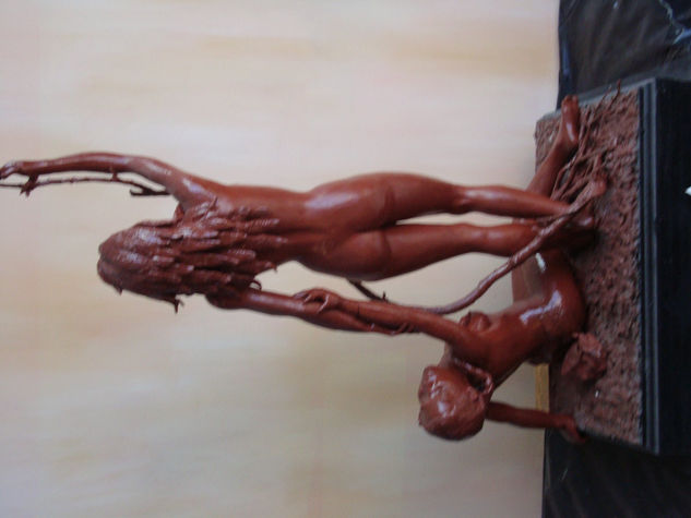 ALTO A LA VIOLENCIA VISTA 2 Bronze Figurative