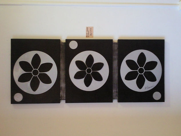 TRIPTICO FLORAL SILVER AND BLACK 