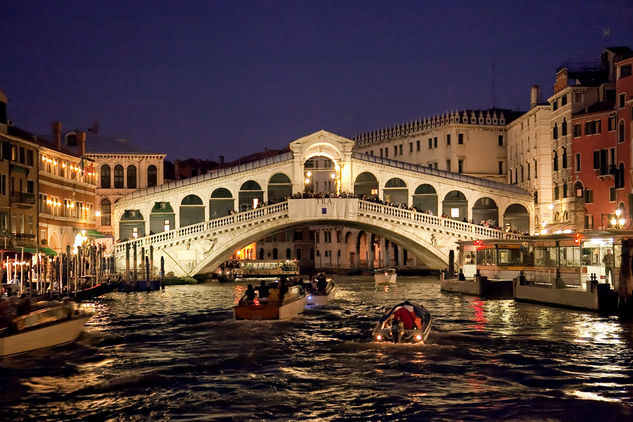 Puente Rialto, Venecia Arquitectura e interiorismo Color (Digital)