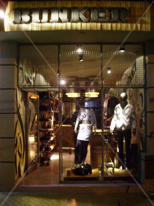 LOCAL DE INDUMENTARIA UNISEX.