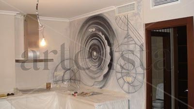 Mural al oleo tematica Gaudi sobre microcemento gris perla(Malaga)