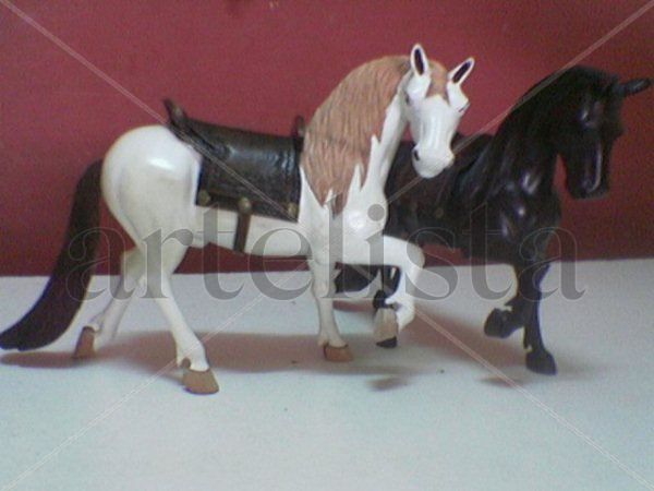 CABALLOS DE PASO EN MADERA DE CEDRO Madera Figurativa