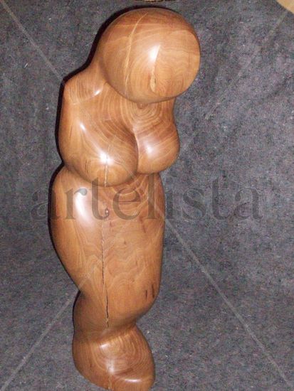 Perfeccion Wood Figurative