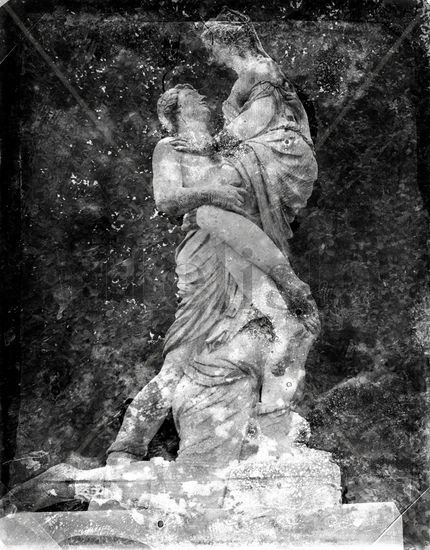 Estatua 5 Other Themes Black and White (Digital)