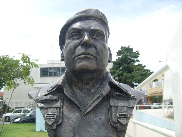 Heróis Cachoeirenses Pottery Figurative