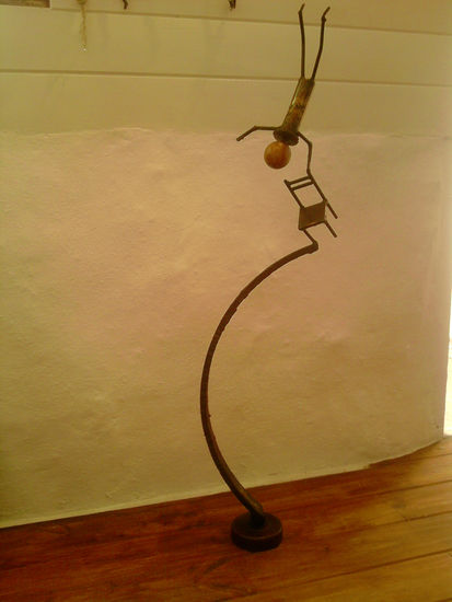 equilibrio Iron Figurative