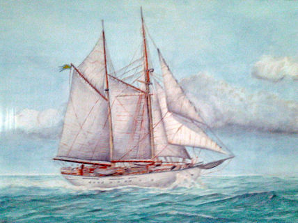 Velero en mar turquesa