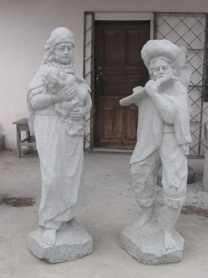 FAMILIA INDIGENA Piedra Figurativa