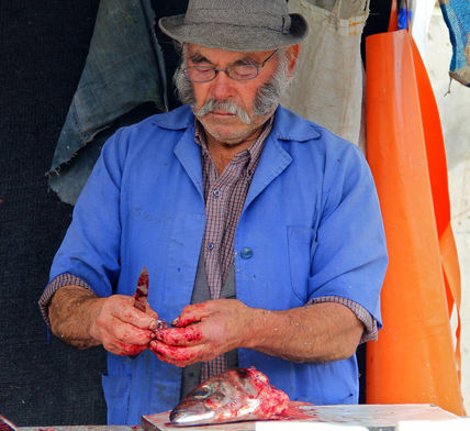 Limpiando pescado