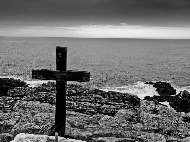 Memorial at Malin Naturaleza Blanco y Negro (Digital)