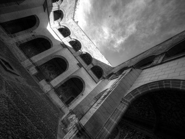 Dioses de los cielos abiertos Architecture and Interiorism Black and White (Digital)