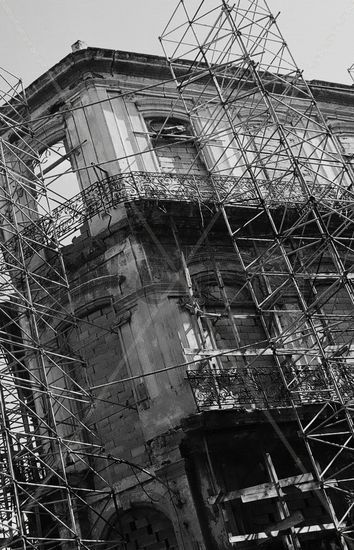 Reparaciones Architecture and Interiorism Black and White (Digital)