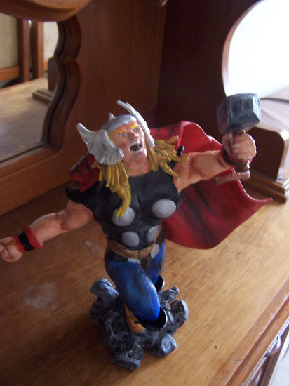 El Poderoso Thor Others Figurative