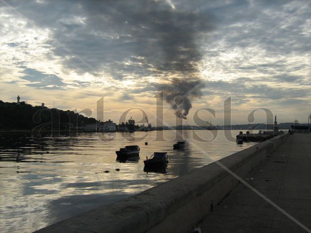 Amaneciendo en la bahía