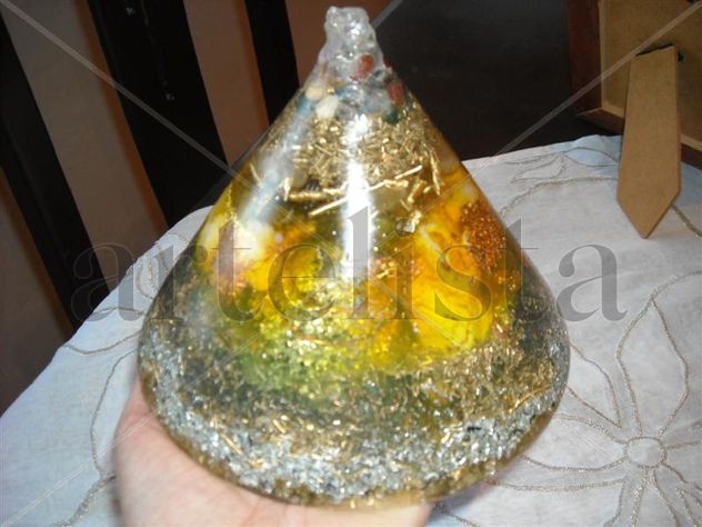 Cono Grande Verde y Dorado