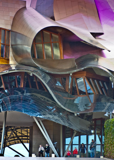 Detalle Hotel Marques de Riscal (El Ciego)Diseñado por Frank Ghery en la provincia de Arava Architecture and Interiorism Color (Digital)