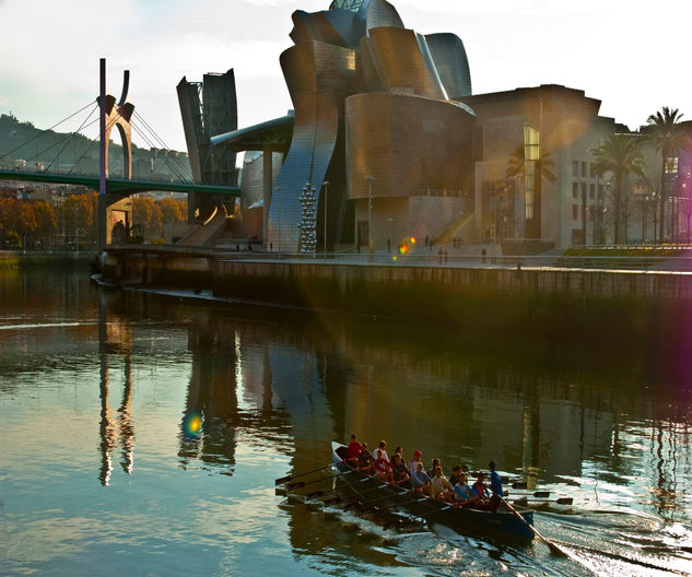 Museo museo guggenheim, Bilbao Diseñado por Frank Ghery Architecture and Interiorism Color (Digital)