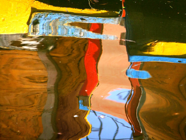 Colored Reflexiones in en old Canal -8- Naturaleza Color (Digital)