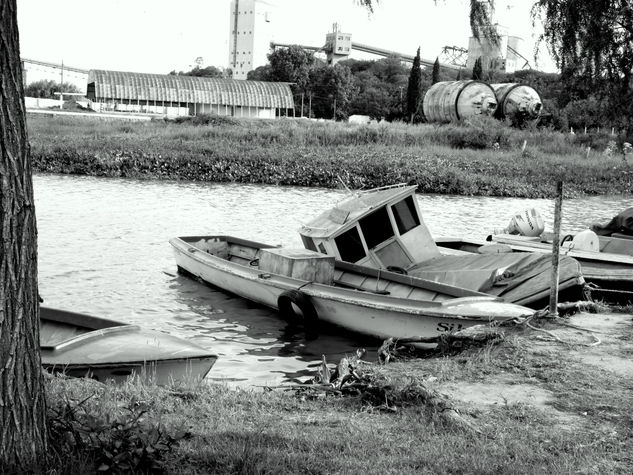 Puerto de San Pedro Travel Black and White (Digital)