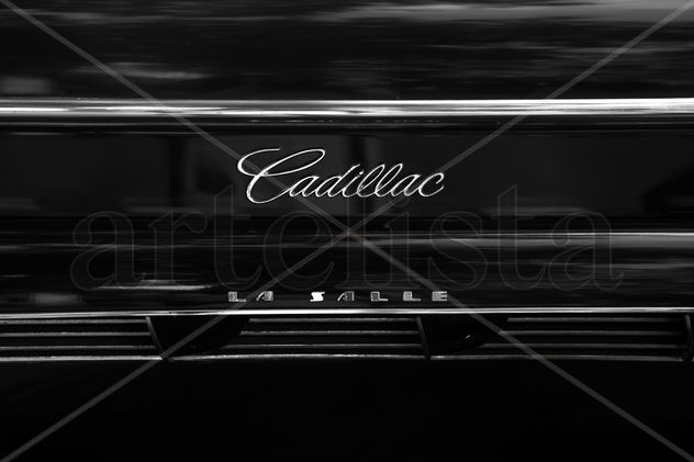 cadillac negro