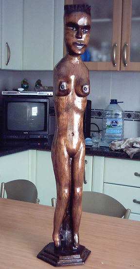 Pretinha Wood Figurative