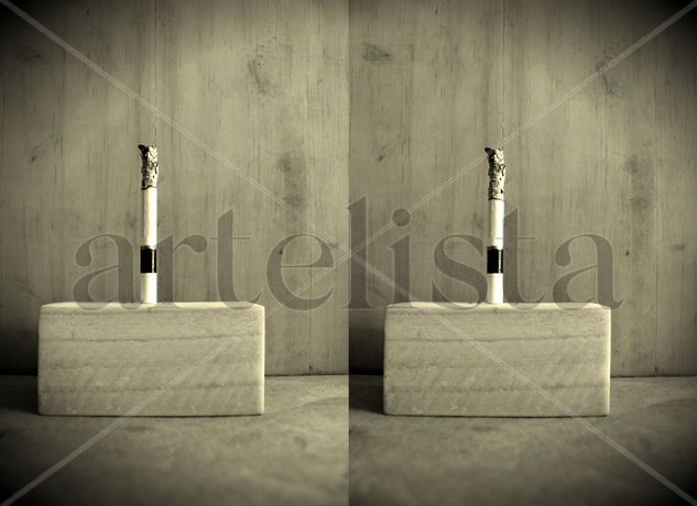 Cigarillo II Conceptual/Abstracto Blanco y Negro (Digital)