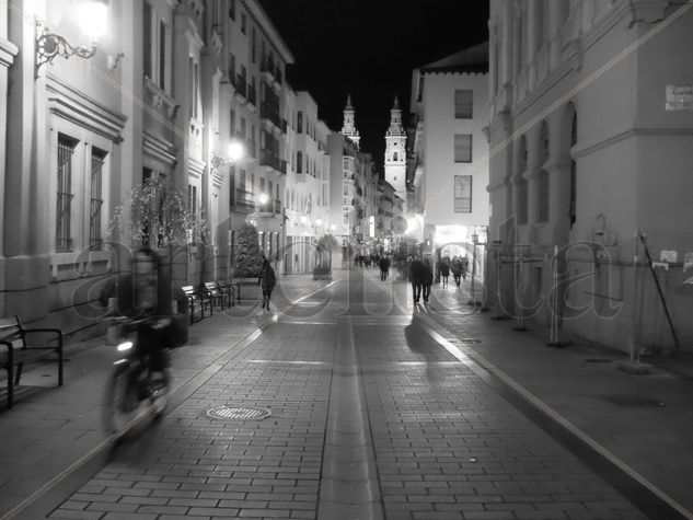 Movimiento nocturno Arquitectura e interiorismo Blanco y Negro (Digital)