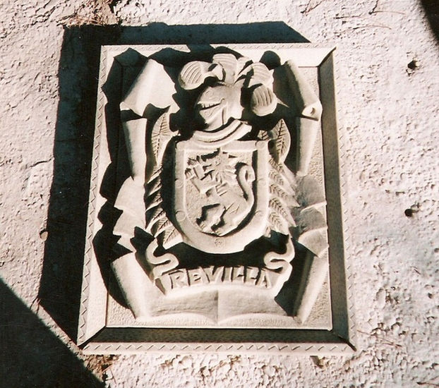 ESCUDO HERALDICO "REVILLA" Stone Figurative