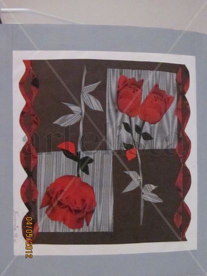 Rosas Rojas Paper Floral