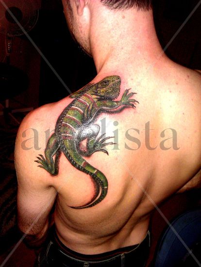 Tatuaje de iguana,tatuador Moacir Lemos Ink Leather Animals