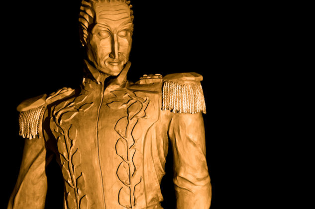 Libertador Monumental Bronce Figurativa