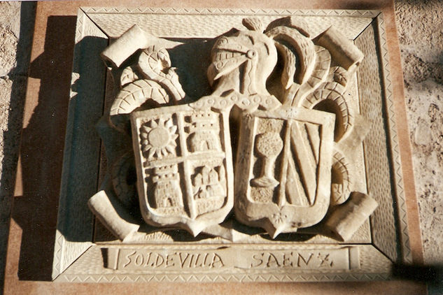 ESCUDO HERÁLDICO Stone Figurative