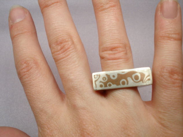 anillo cón mokume