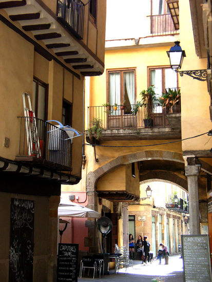 Barrio de La Ribera ,BARCELONA Arquitectura e interiorismo Color (Digital)