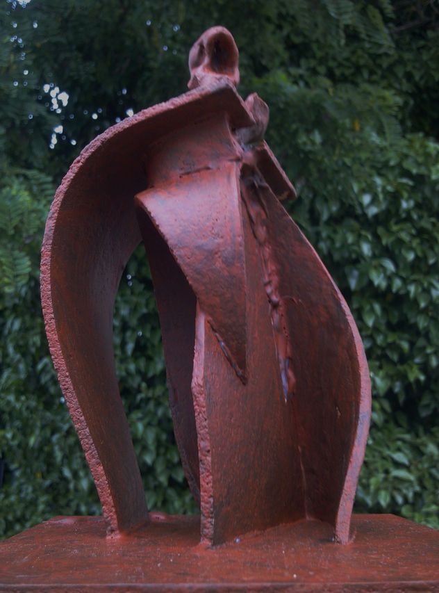 ESCULTURA EN LA YEDRA