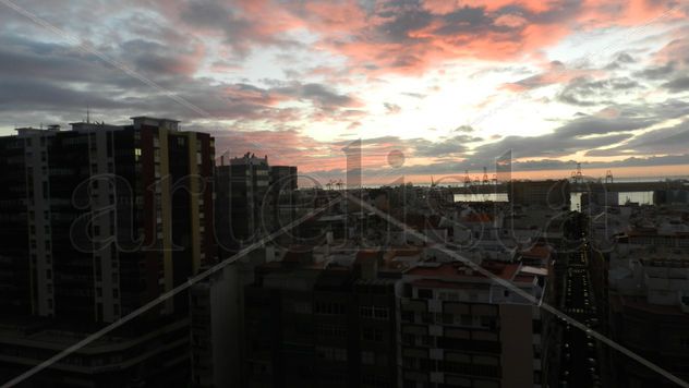 CREPÚSCULO URBANO