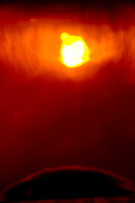 Atardecer en un falso planeta metálico