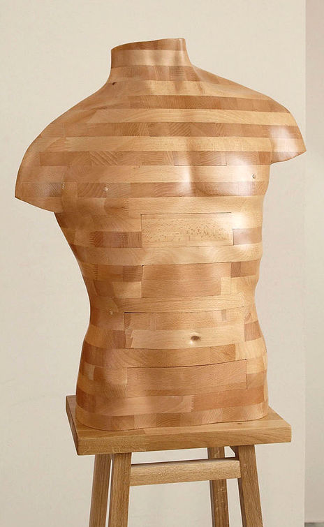 Torso con cajones