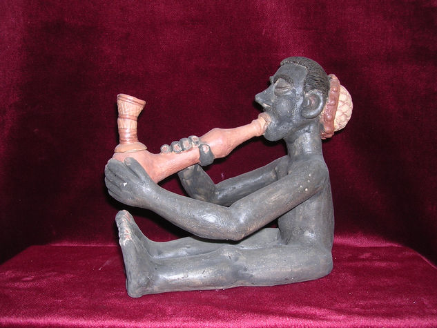 Hombre con pipa Pottery Figurative