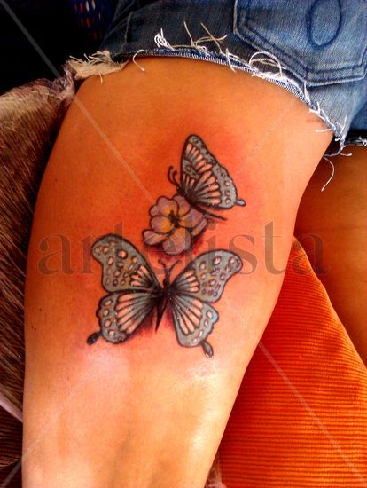 Mariposas azules y flor por Moacir Lemos,tatuador Madrid,tatuajes artísticos,tattoos,tatús Ink Leather Others