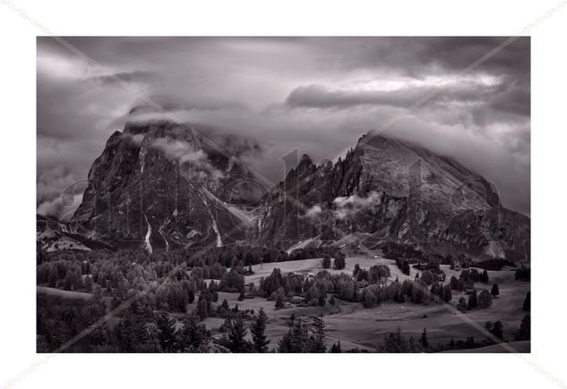 Alpes Nature Black and White (Digital)