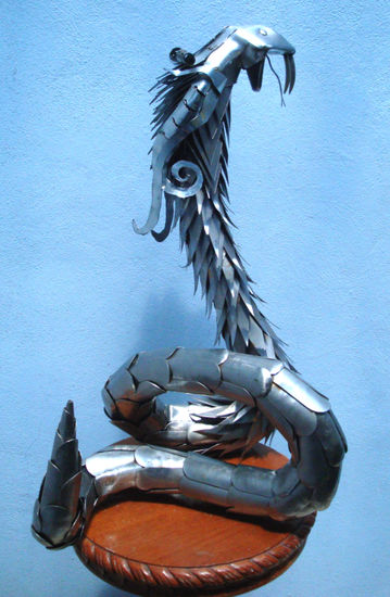 COBRA BLANCA Metal Figurative