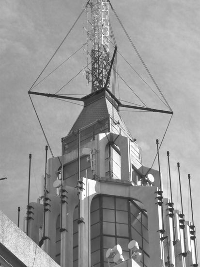 Antena Architecture and Interiorism Black and White (Digital)