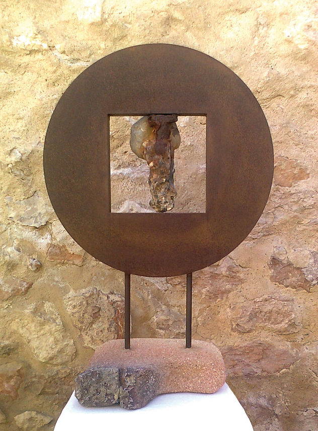 Ventana y objeto al sol