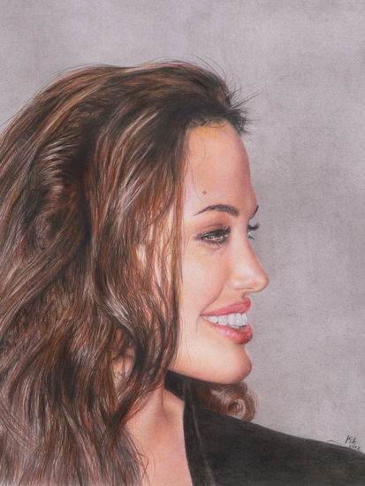 ANGELINA Charcoal