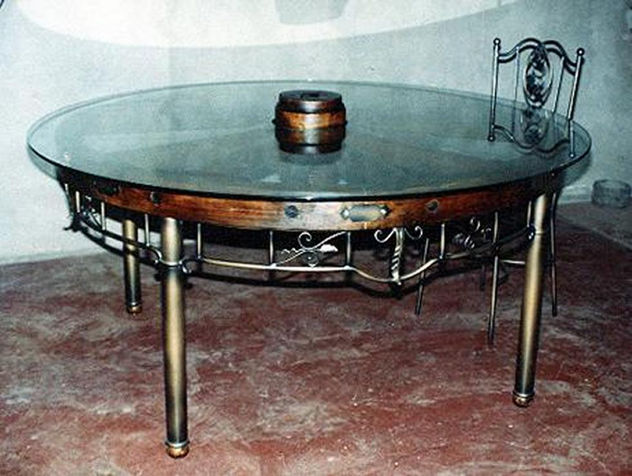 hf-  Mesa con rueda de carro