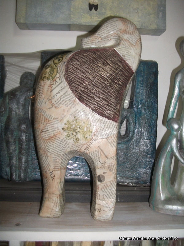 ELEFANTE ALTERED ART